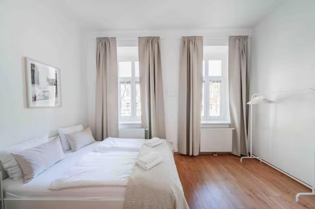 Apartments Next To Schoenbrunn - Free Parking !!! Wien Ngoại thất bức ảnh